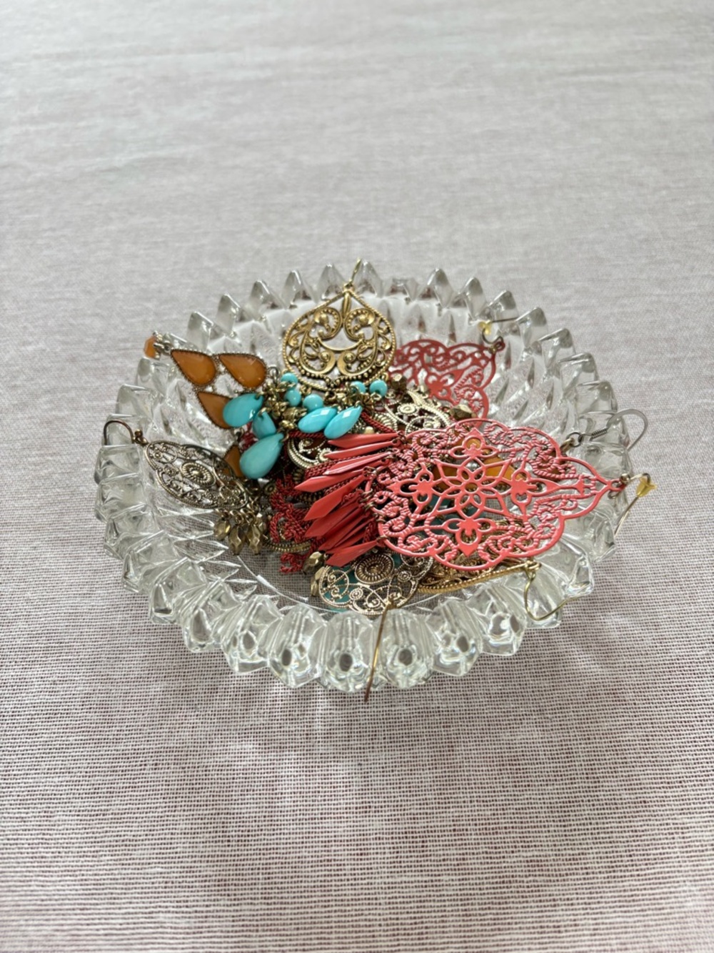 Mystery jewelry bundle of vintage Y2K boho earrings. - Picture 2 of 4